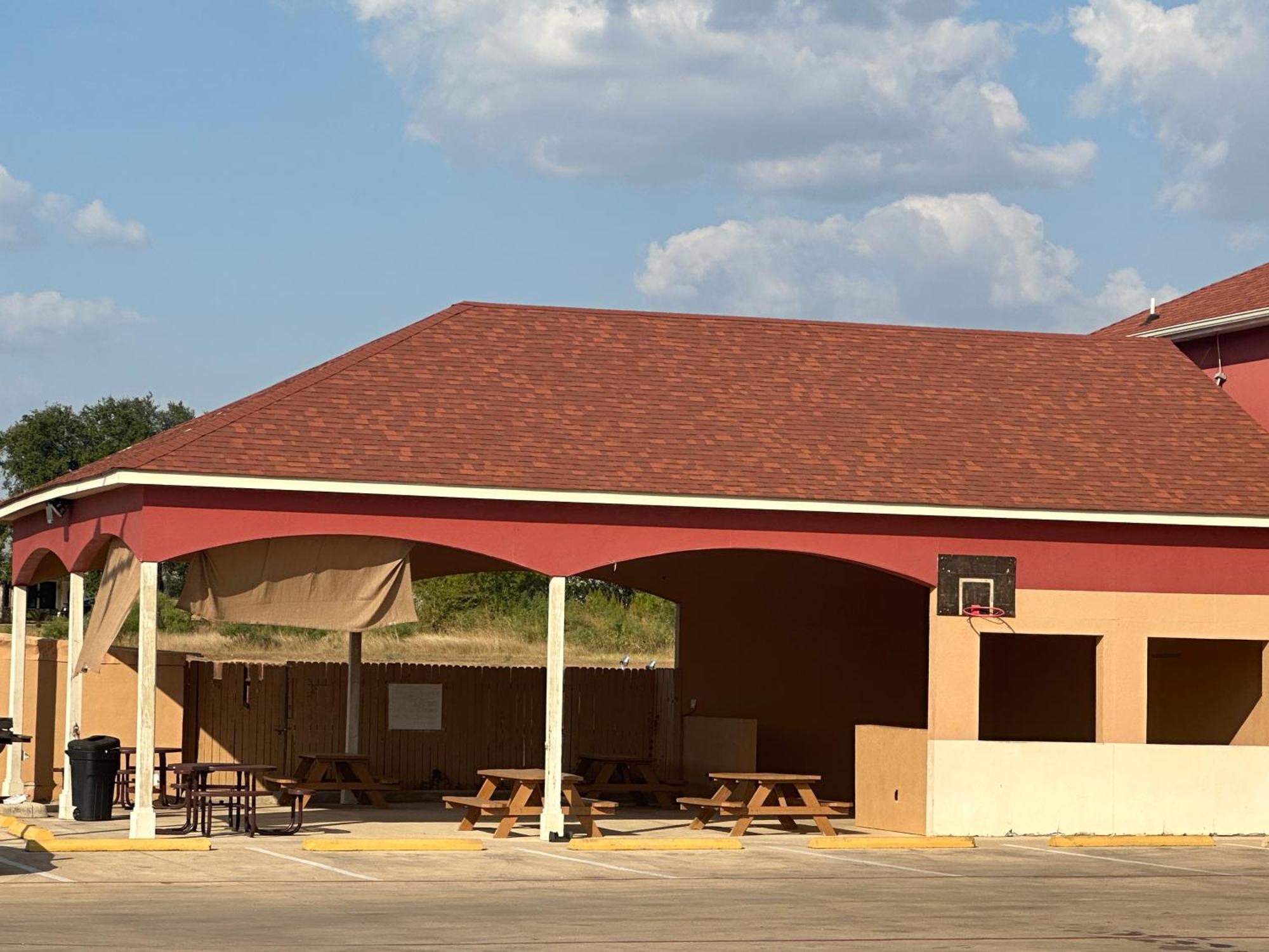 Floresville Executive Inn & Suites מראה חיצוני תמונה